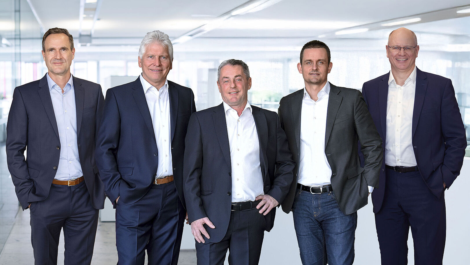 亚系自动化管理团队